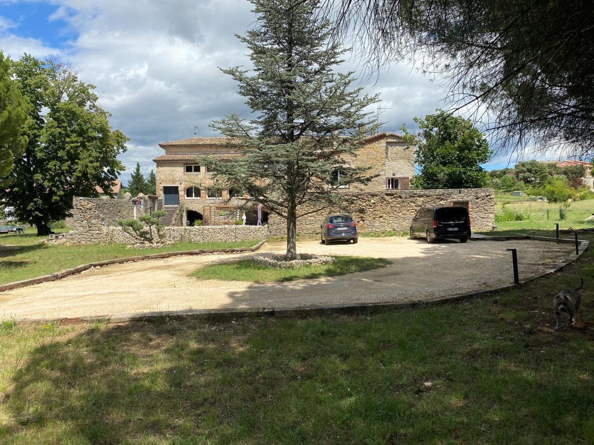 Logis Dans Ancien Relais De Poste Apartment Saint Julien Les Rosiers Exterior photo