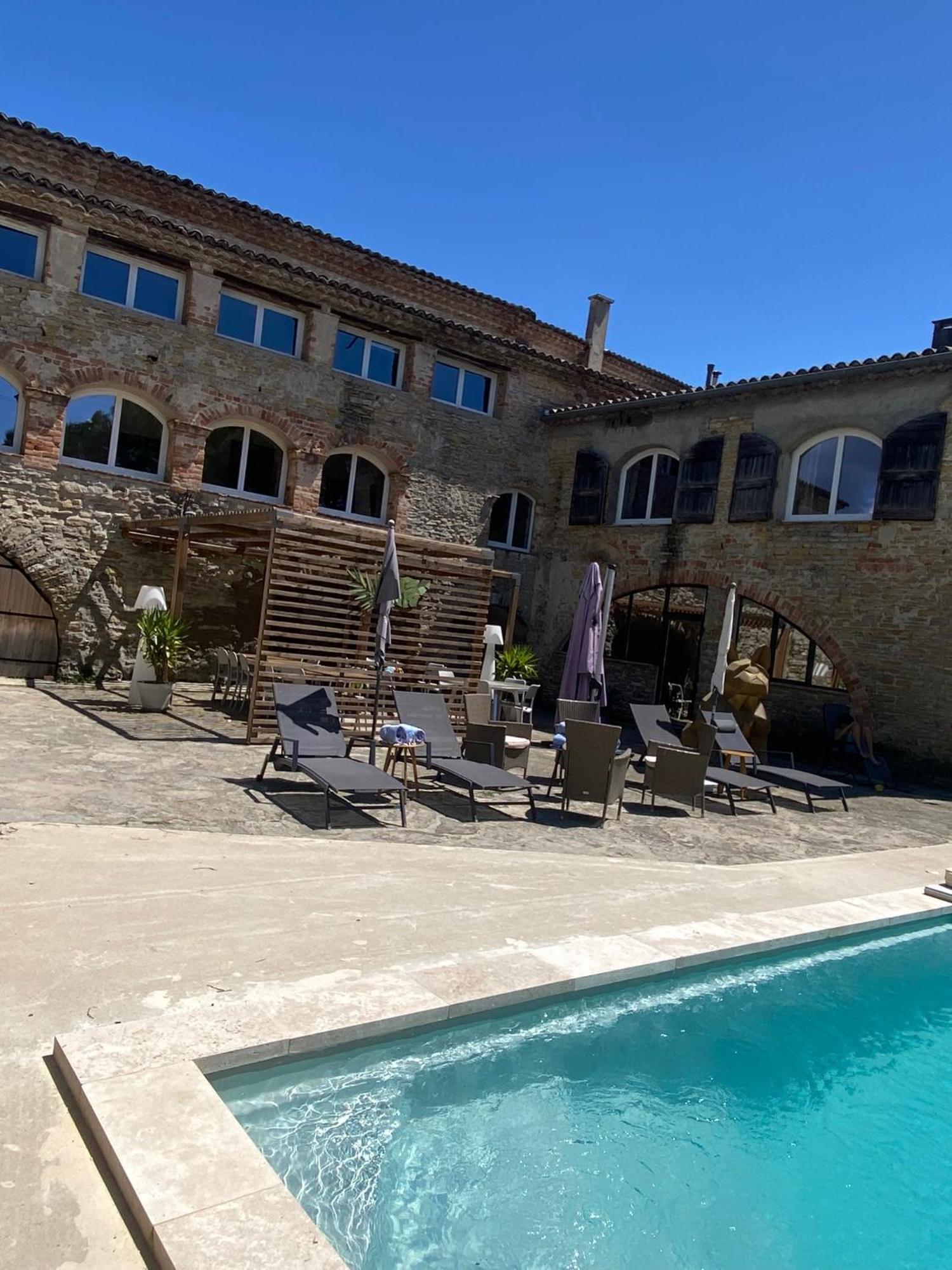 Logis Dans Ancien Relais De Poste Apartment Saint Julien Les Rosiers Exterior photo